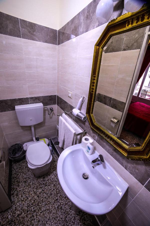 Hotel Well Come - Palazzo Reale Neapol Zewnętrze zdjęcie